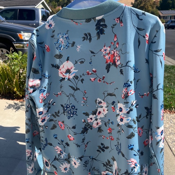 Jacket - Picture 5 of 6